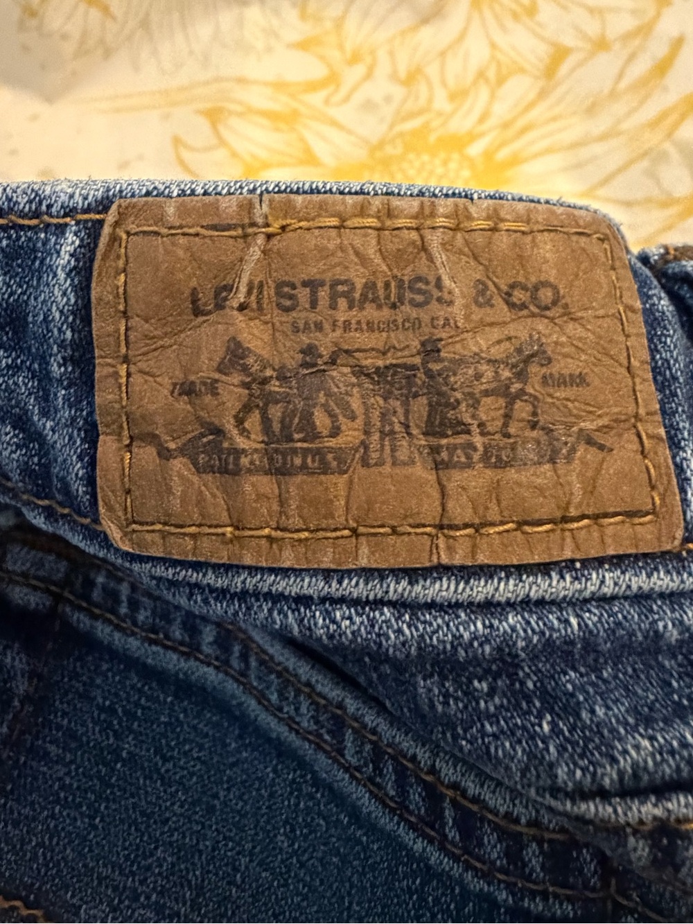 Vintage Levi’s 545 Low bootcut Flare Jeans size 4M blue wash - Picture 6 of 7